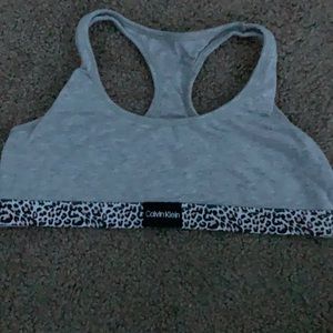 Calvin Klein sports bra size 14/16 in girls
